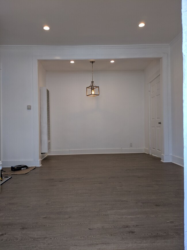 Living room area - 603 Rosemont Ave