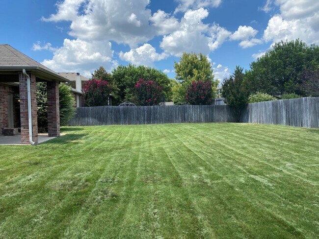 Building Photo - Spacious 2 Story Home in Weatherford Texas