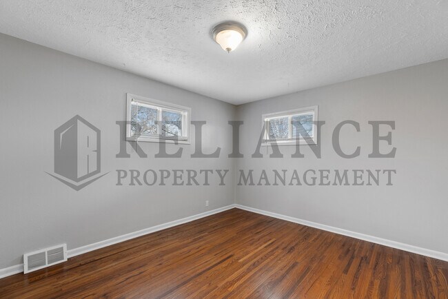 Building Photo - 5110 E Pawnee St