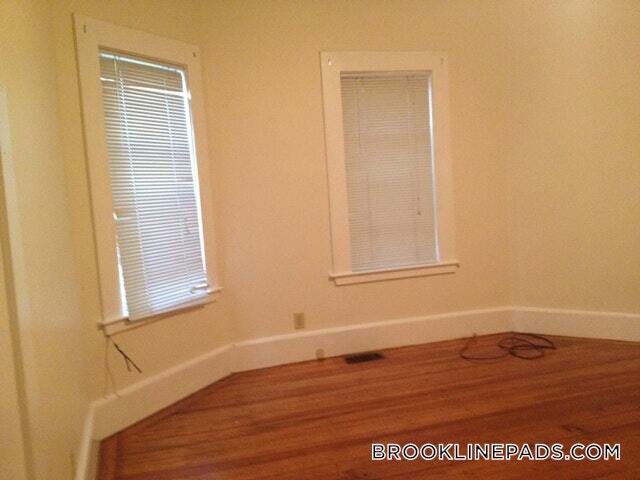 Building Photo - 127 Brook St