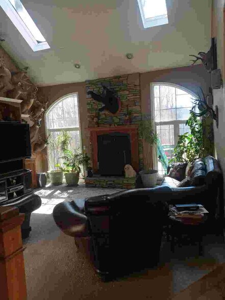 Building Photo - 2454 E Herbison Rd