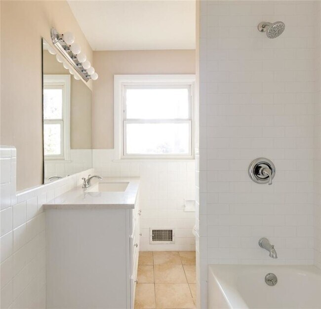 Building Photo - 1831 Shepherd Cir SW