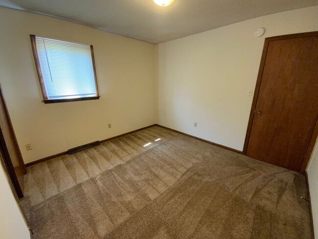 Building Photo - 1801-1803-1803 Garden Dr
