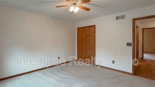 Building Photo - 370 Glenside Ln