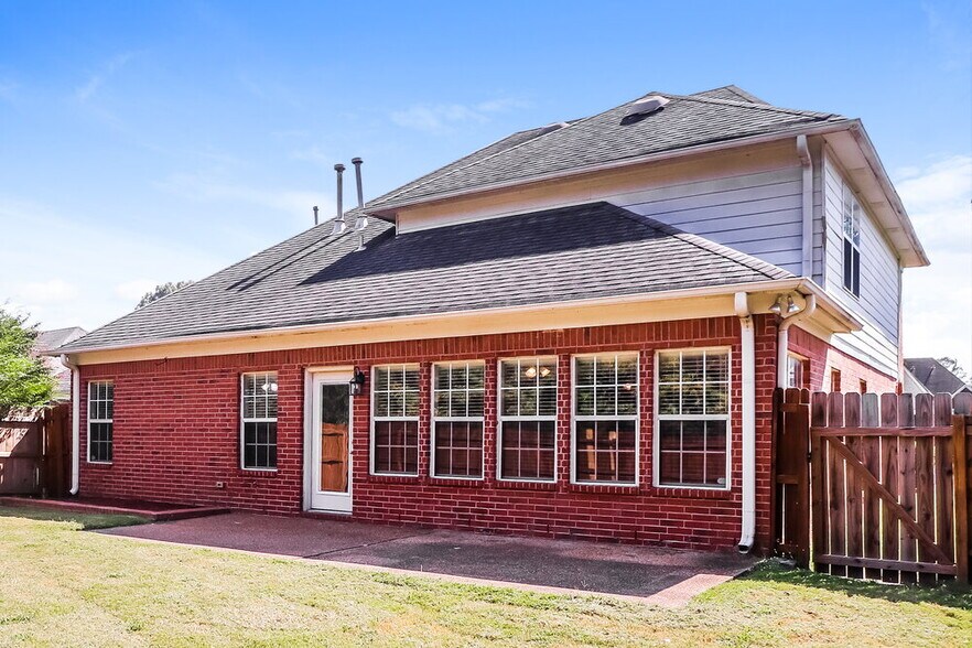 Building Photo - 4834 Graham Lake Dr