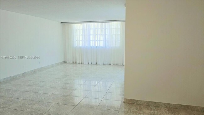Building Photo - 1849 S Ocean Dr