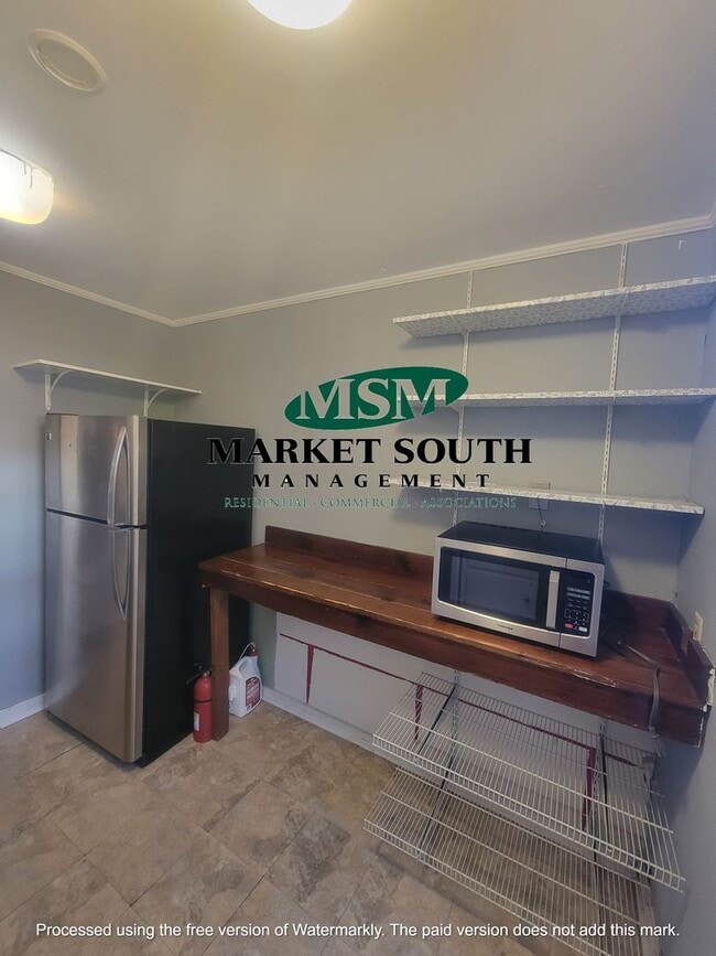 Building Photo - *REDUCED!* BEAUTIFUL JONES STREET APARTMENT