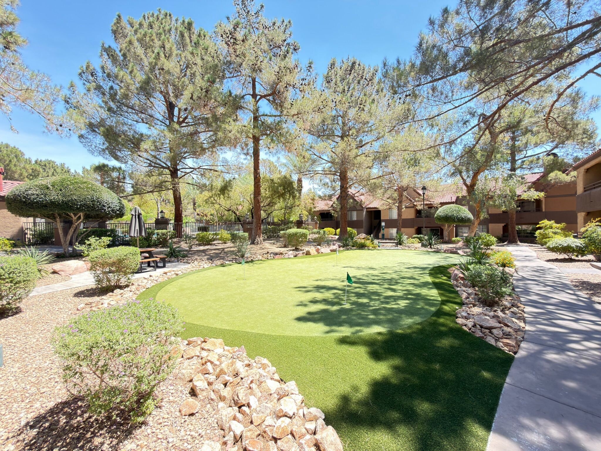 Building Photo - 2200 S Fort Apache