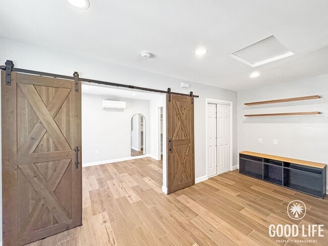 Building Photo - zIsla Vista Dr