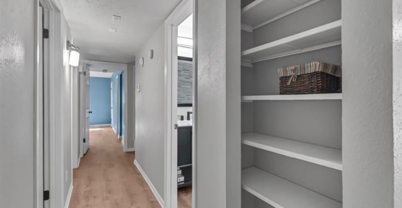 Building Photo - 2239 Fairgreen Dr