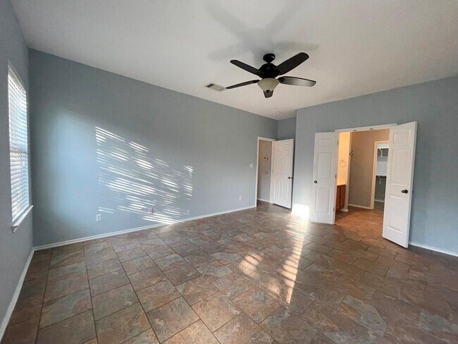 Building Photo - 9432 Castle Pines Dr
