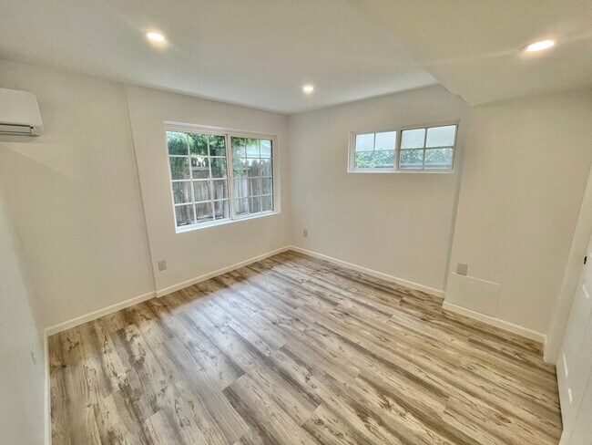 Building Photo - Stunning Ocean & Bay View Two-Story Home on the Long Beach Peninsula