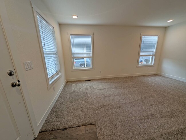 Building Photo - 400 Sulphur Bank Dr