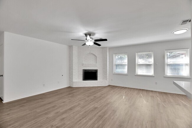 Building Photo - 10513 Moorberry Ln
