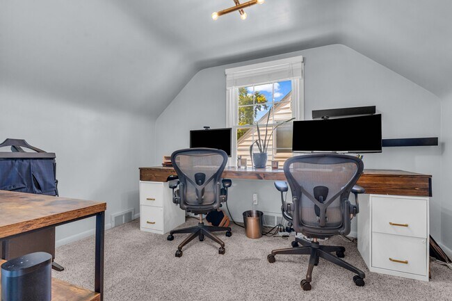 Building Photo - 3711 Normandy Rd