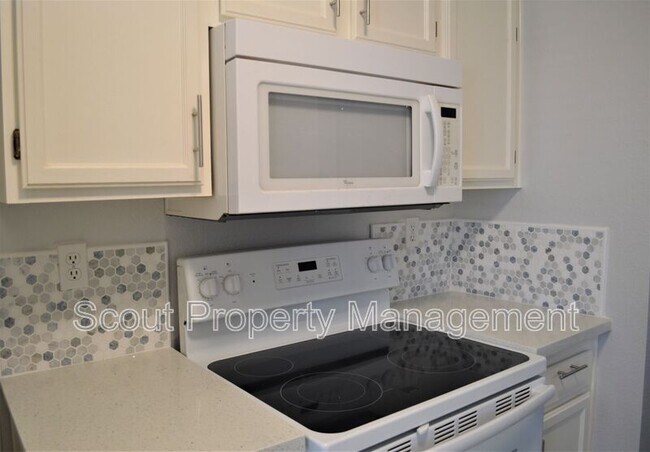 Building Photo - 663 Diamond Way