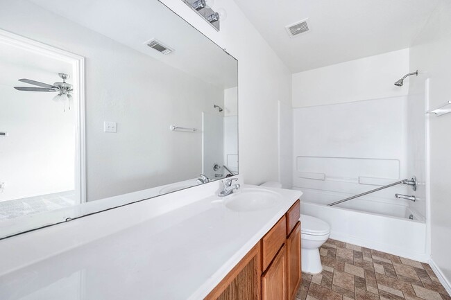 Building Photo - 4114 Heritagestone Dr