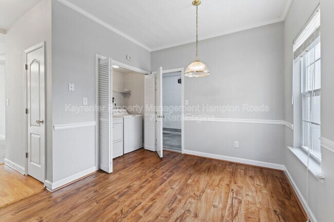 Building Photo - 5129 Maracas Arch