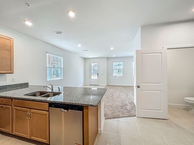 Building Photo - 9824 Walkway Dr