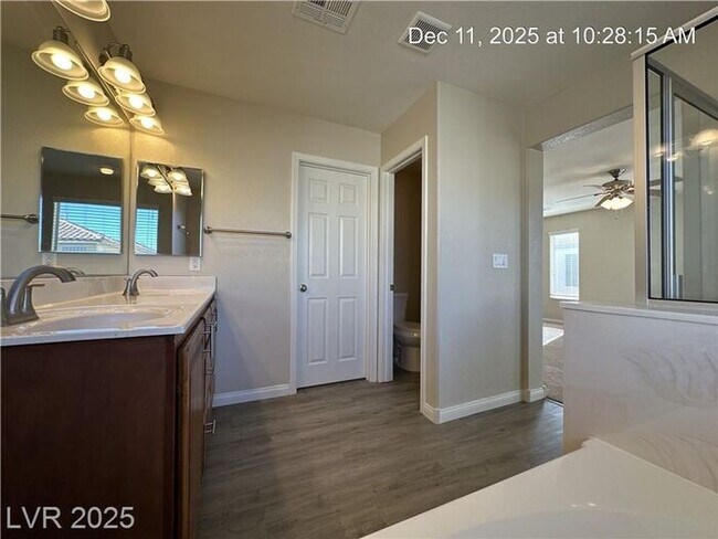 Building Photo - WONDERFUL 2-STORY HOME IN THE SW!