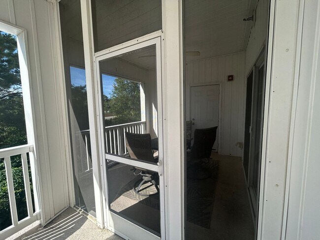 Building Photo - Don't miss this 4-bed, 3-bath condo TWO miles from the ocean!