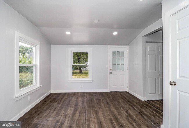 Building Photo - 12 Indigo Rd