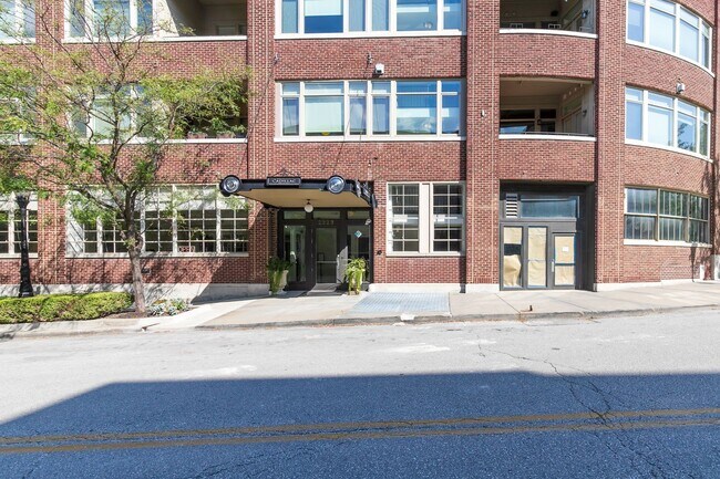 Building Photo - 2929 McGee Trafficway