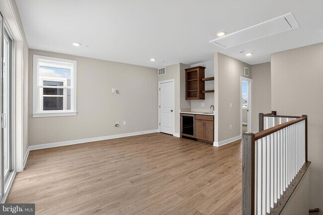 Building Photo - 3612 Farr Ave
