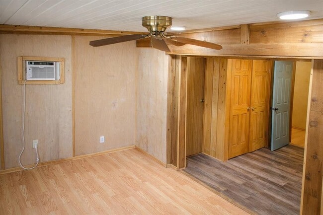 Building Photo - 11529 Main St