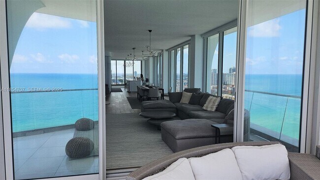 Building Photo - 16901 Collins Ave