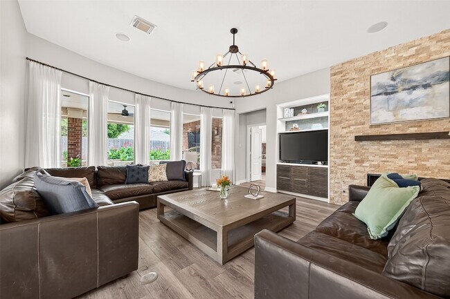 Building Photo - 3510 Artesian Springs Ln