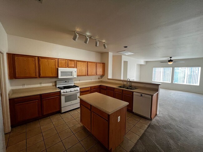 Building Photo - 12689 E Viento St
