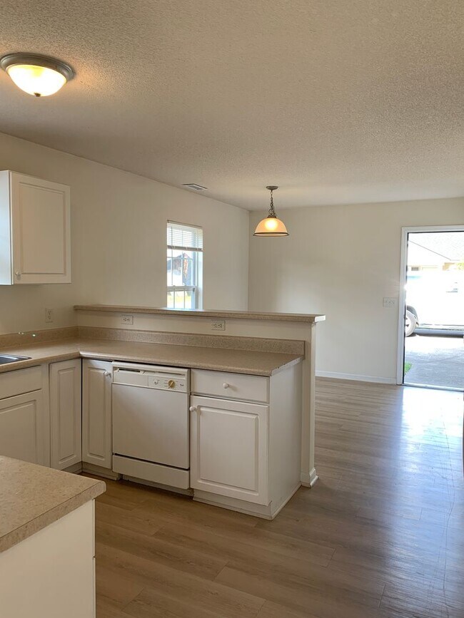 Building Photo - 4011 Masonboro Loop Rd