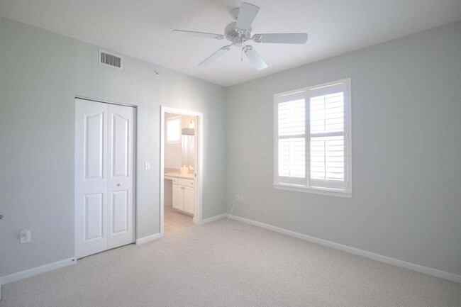 Building Photo - 146 Aragon Way