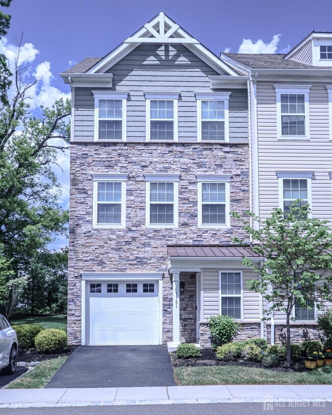 Building Photo - 1101 Hights Farm Rd N