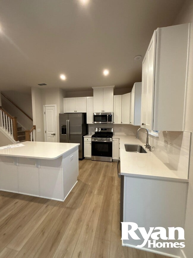 Building Photo - 206 Lograto Ln