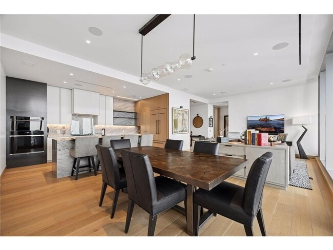 Building Photo - 255 Hennepin Ave