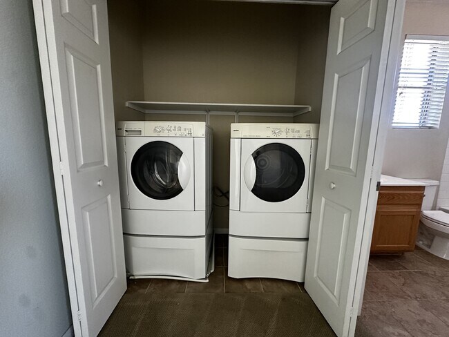 Building Photo - 7628 Belhurst Ave