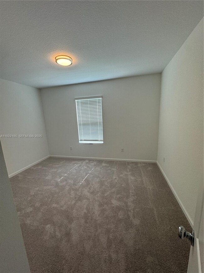 Building Photo - 5885 Sweetwood Dr