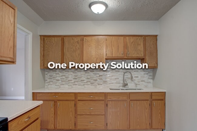 Building Photo - 6001 W 9th Ave