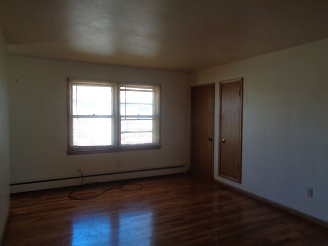Building Photo - 1135 E Gorham St