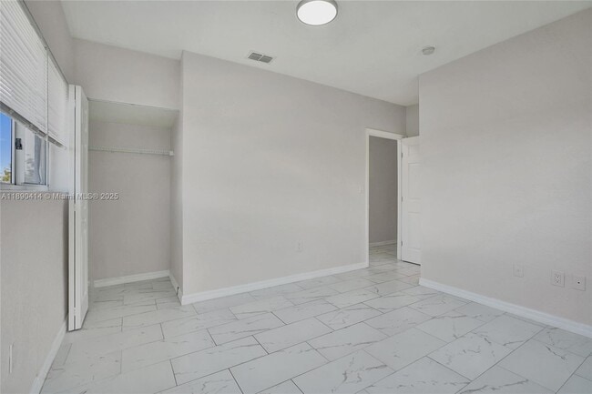 Building Photo - 1945 Calais Dr