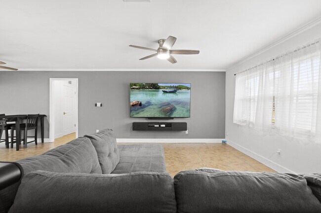 Building Photo - 1672 SW Angelico Ln