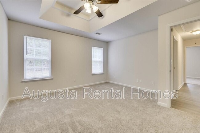 Building Photo - 2824 Cranbrook Dr