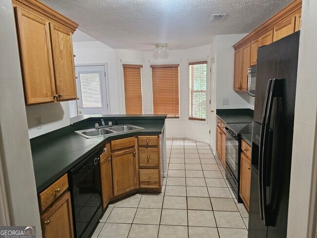 Building Photo - 40 Summerwood Ln