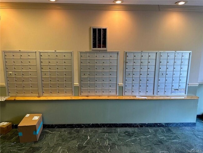 Building Photo - 1523 Central Park Ave