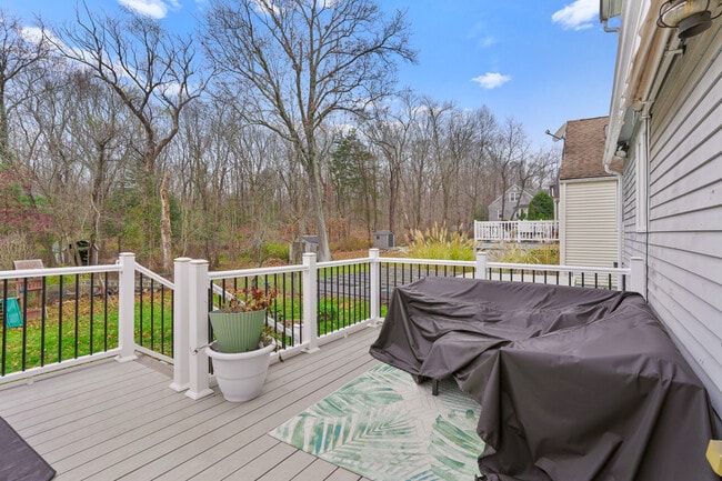 Building Photo - 253 Porter Ave