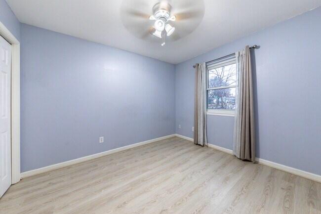 Building Photo - 804 Pottawatomie Ave