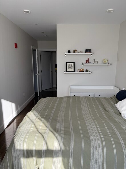 Building Photo - 418 McGrath Hwy