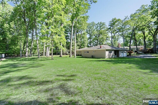 Building Photo - 16 Cypress Peak Ln